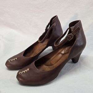 Sergio Tomani Women's Size 39 Brown Ingrid Stitch Leather Ankle-Strap Pumps